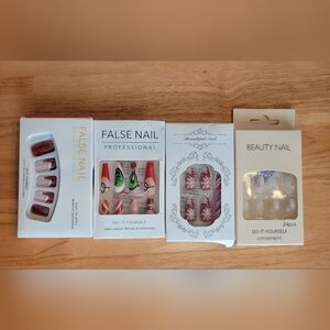 Christmas Press on Nails Bundle, Set of 4, NIB
